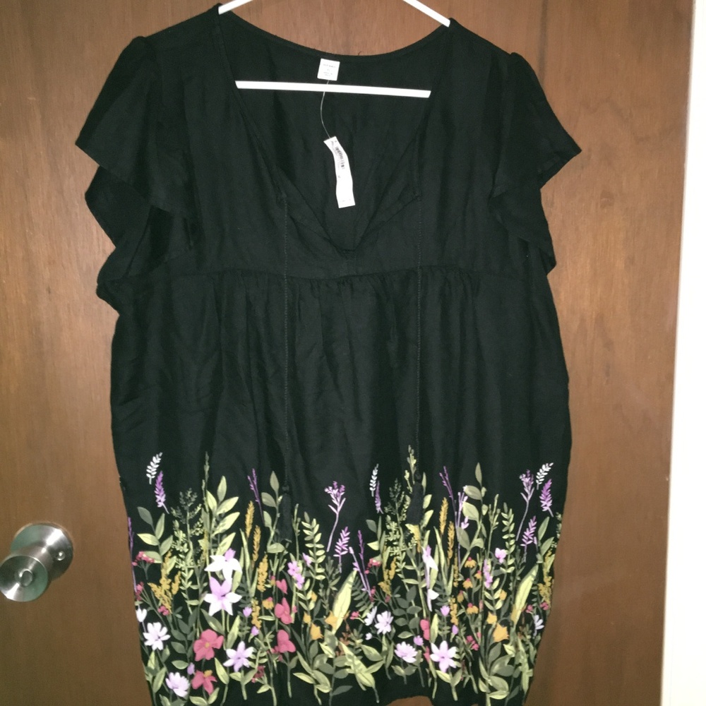 Old Navy Flowery Flutter Sleeve Top XL